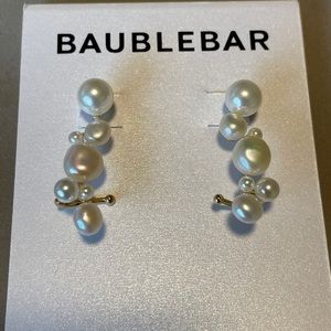 BAUBLEBAR pearl color ear crawlers
